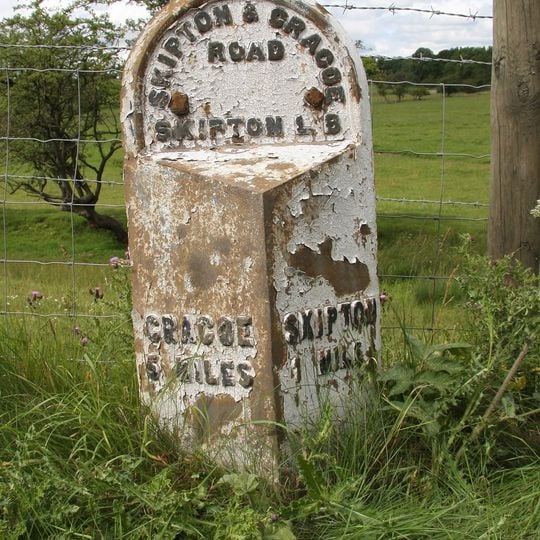 Milestone, Grassington Road, 400m N of Skipton by-pass