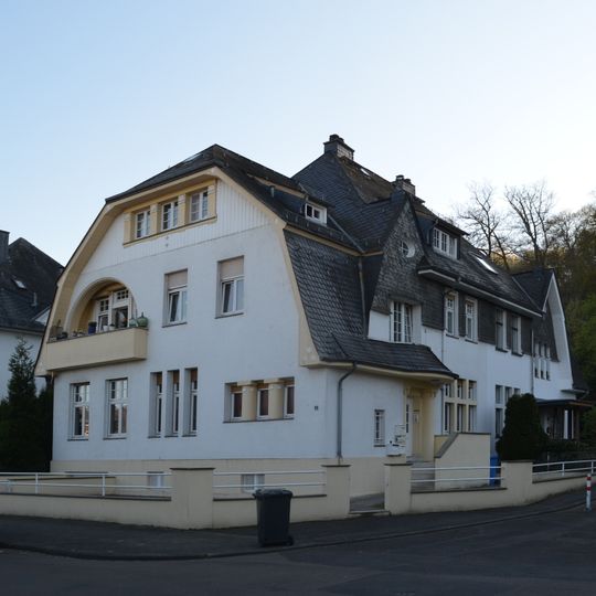 Ferdinand-Dirichs-Straße 11-13