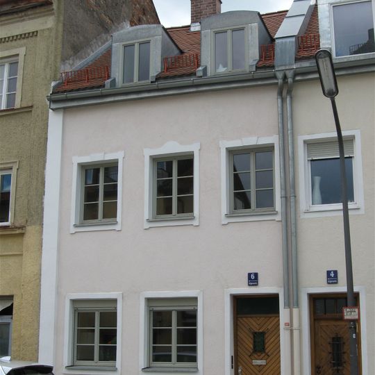 Zweigeschossiges Vorstadthaus