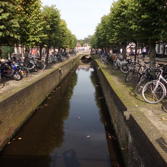 Vijf boogbruggen over De Beek