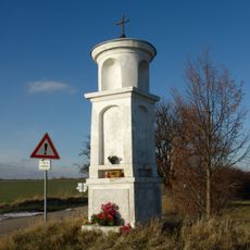 Boží muka na křižovatce přes skládkou Úholičky