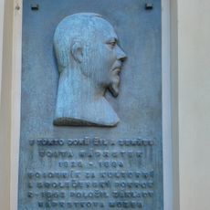 Pamětní deska Vojty Náprstka na Náprstkově muzeu v Praze 1