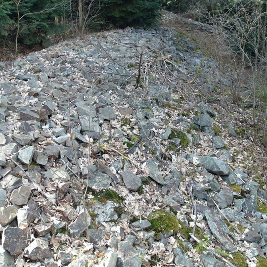 Wały kamienne, prehistoryczne