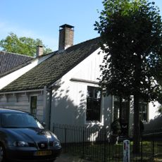 Kerkplein 10, Broek in Waterland