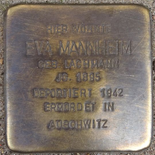 Stolperstein dedicated to Eva Mannheim