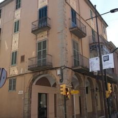 Habitatge a la cantonada de Bisbe Lorenzana amb Fontanella