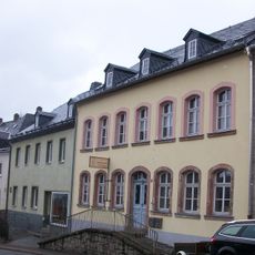 Kantorat in geschlossener Bebauung, mit Heiste Karlsbader Straße 87