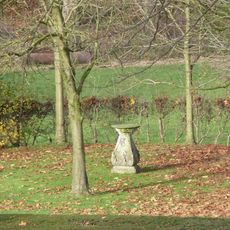 Castle Goedenraad: garden ornaments