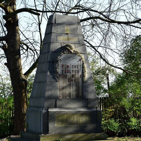 Pomník padlým v Černovicích