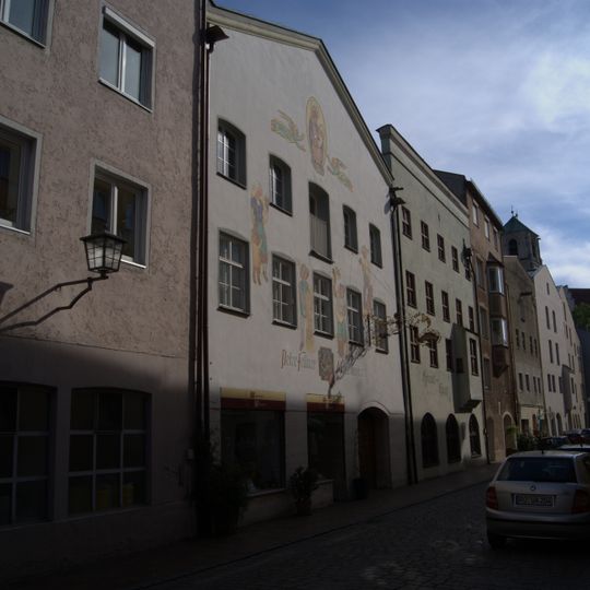 Wohn- und Geschäftshaus