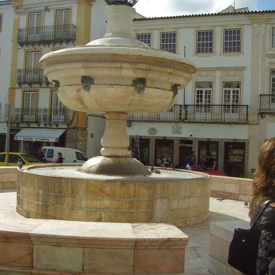 Chafariz da Praça do Giraldo