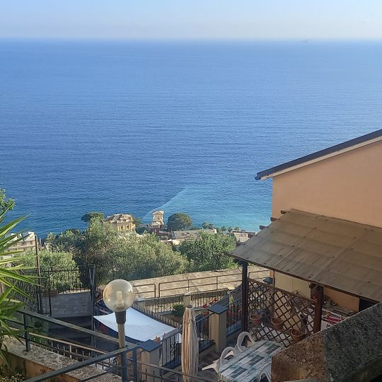 Genova Est