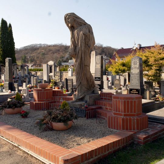 Grave of Fischer family with statue of Christ in Libčice nad Vltavou