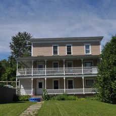 Cote Apartment House