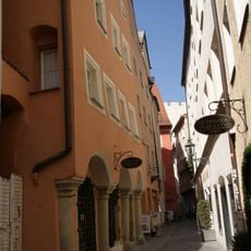 Wohn- und Geschäftshaus