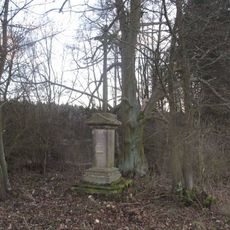 Kříž jižně od Nedražic