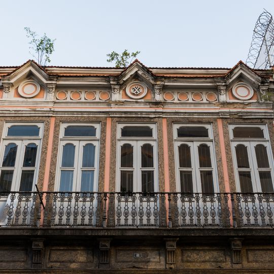 Building at Rua da Carioca, 81