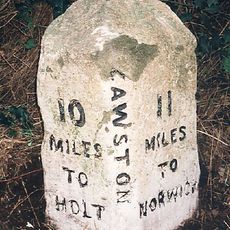 Milestone, c.150yds S of railway bridge