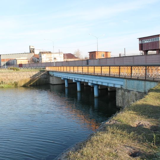 Заводская плотина