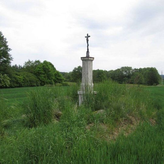 Kříž severozápadně od Dobrotic v poli