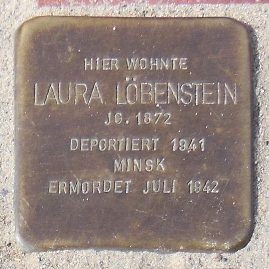 Stolperstein en memoria de Laura Löbenstein