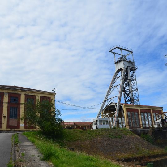 Castillete del pozo Candín II