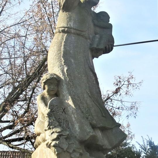 Pomník padlým na návsi v Třebestovicích