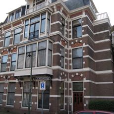 Pand met neo-renaissancegevel