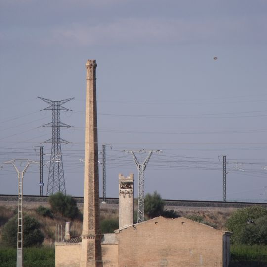 Motor de Ferrer and chimney