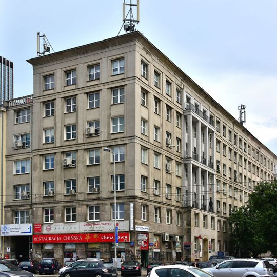 Blok przy Alejach Jerozolimskich 87