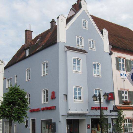 Wohn- und Geschäftshaus