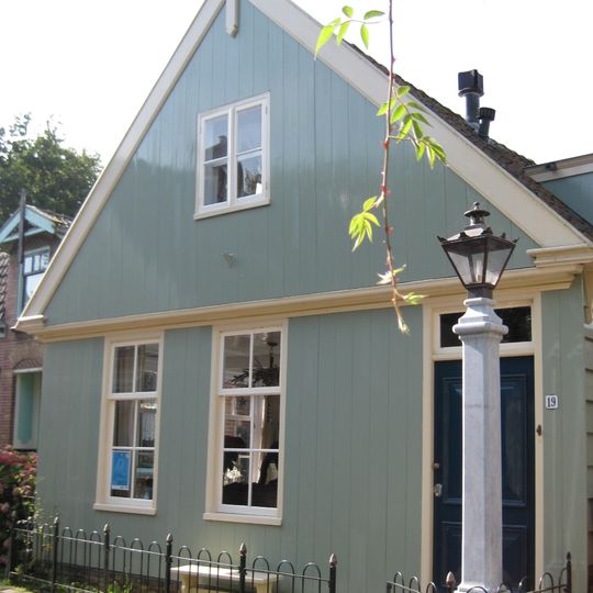 Roomeinde 19, Broek in Waterland