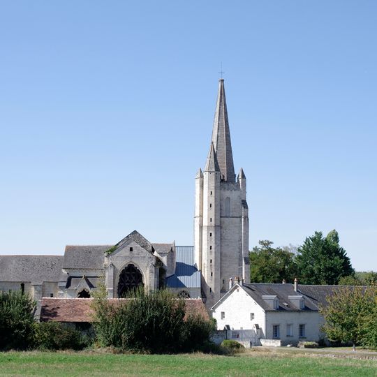 Abbatiale de l'abbaye royale Saint-Michel de Bois-Aubry