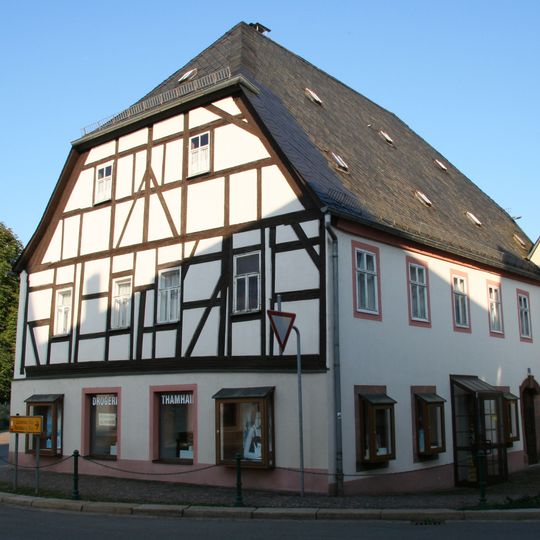 Wohnhaus in halboffener Bebauung
