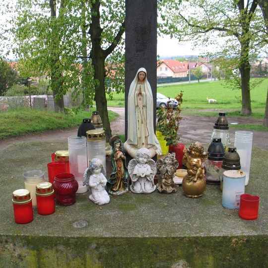 Pamětní kříž v Noutonicích