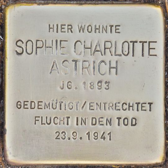 Stolperstein en memoria de Sophie-Charlotte Astrich