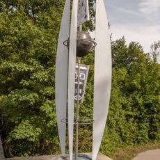 Skulptur auf der Holzheimer Brücke