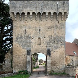 Porte de ville de Druyes-les-Belles-Fontaines
