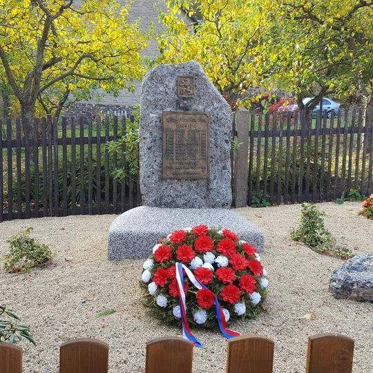 Pomník obětem světových válek na Jivině