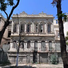 Building at Largo Coração de Jesus, 67