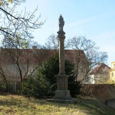 Sloup svatého Josefa na rozcestí ulic Dlouhá a Radniční v Březně