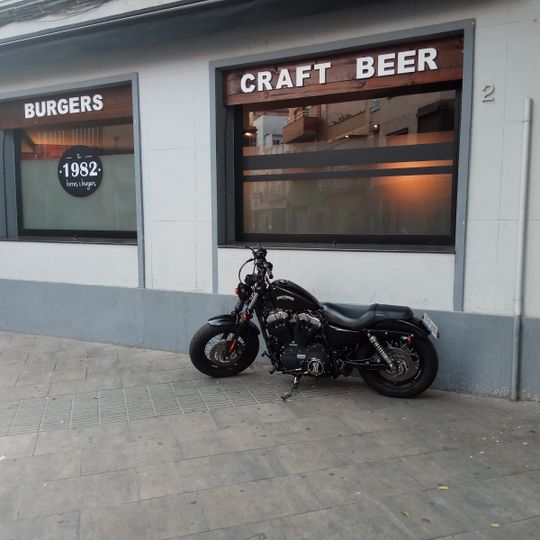 1982 Birres & Burgers