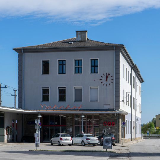 Aufnahmsgebäude Bahnhof Gloggnitz