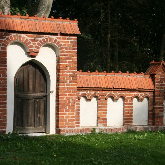 Ogrodzenie kościoła  w Dziektarzewie