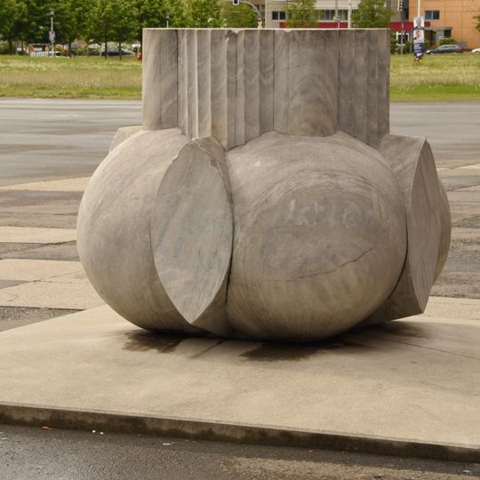 Aufbrechende florale Form