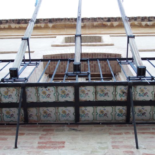 Sotabalcons and ceramic tiles in 2 Major square, Rocafort