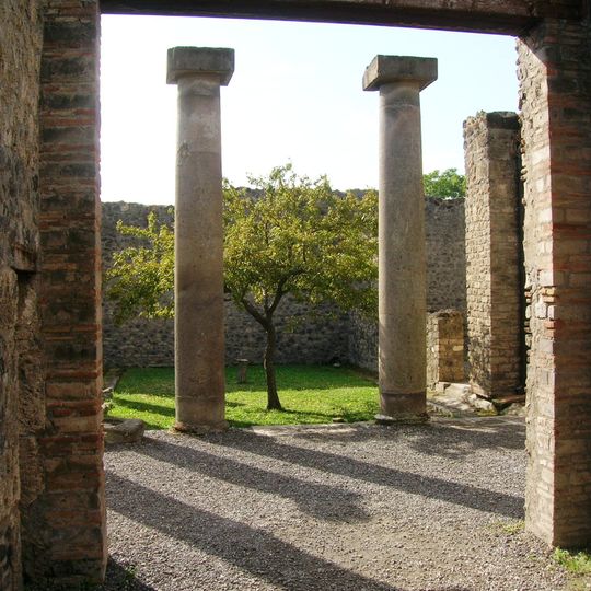 Casa delle Colonne Cilindriche