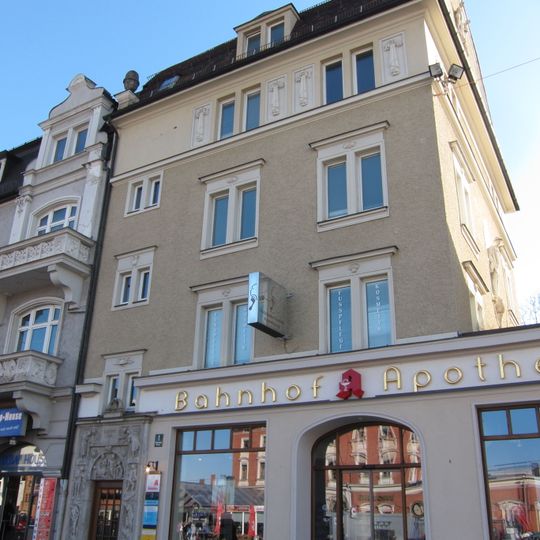 Pasinger Bahnhofsplatz 1