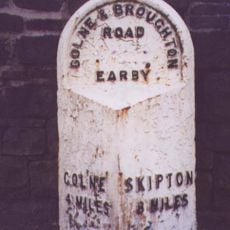 Milestone, ExYW between Earby and Kelbrook(Sough)