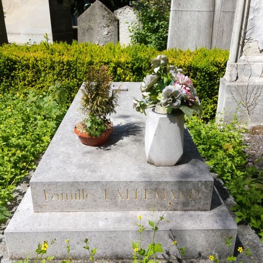 Grave of Lallemand